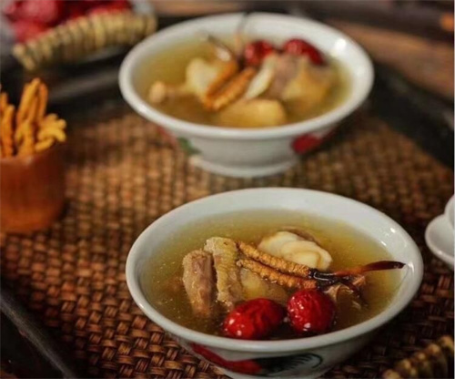 冬蟲夏草怎么煲湯？冬蟲夏草煲湯的方法
