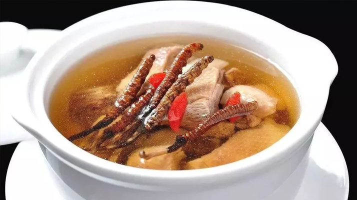 冬蟲夏草煲湯的最佳季節(jié)，喝對事半功倍